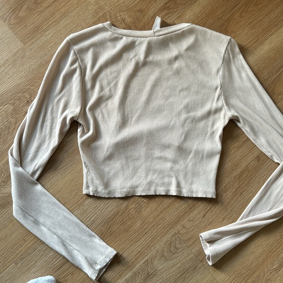 Cream / tan, beige long sleeve crop - Picture 2 of 2